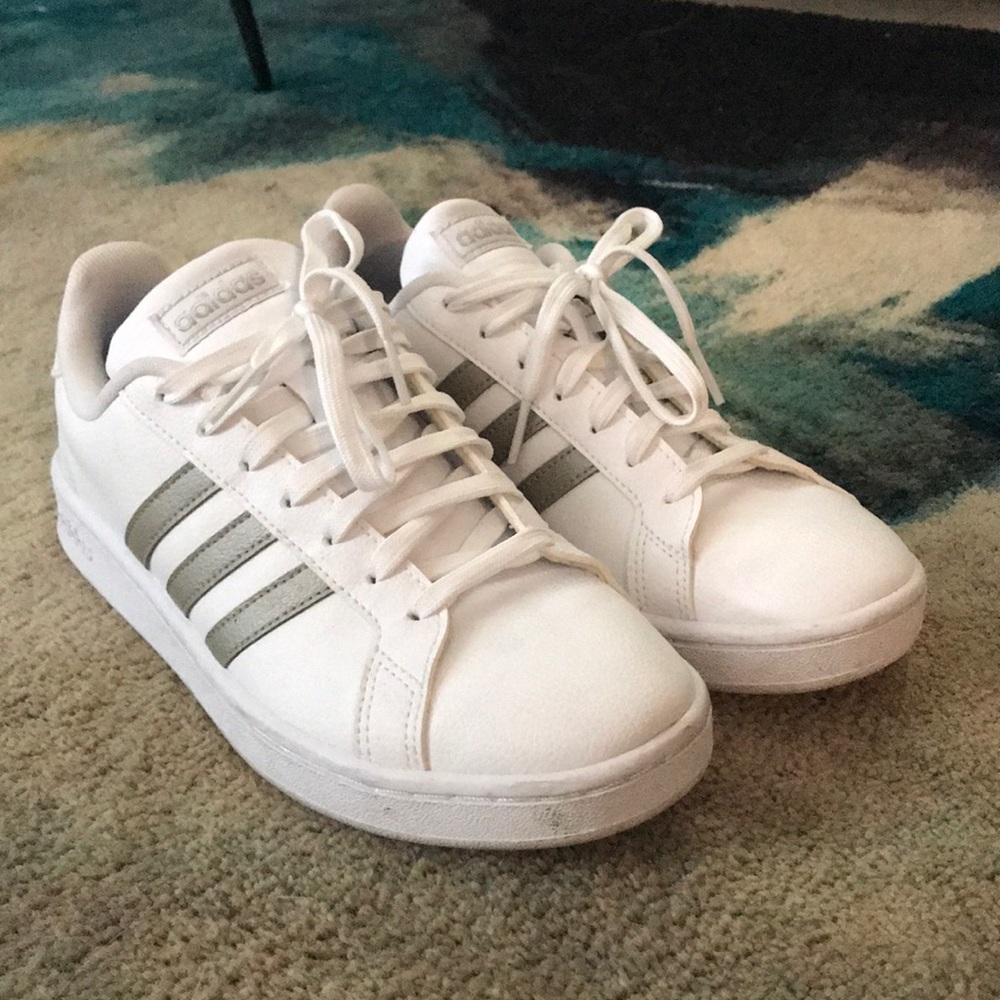 Adidas grand court sneaker -Women’s- grey-